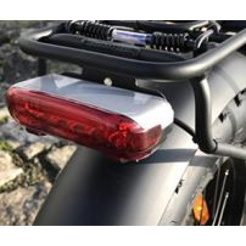 Phare arrière avec feu stop : LED puissant, installation facile sécurisée