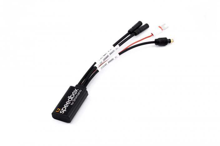 SpeedBox 1.2 Modul Tuning für Shimano E8000 E7000 E6100 E5000 e-Bike Motoren mit Plug & Play Installation und unlimited assistance speed.